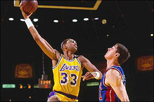 NBA远古四大中锋 比尔·拉塞尔荣登第4名,第一名绰号天勾