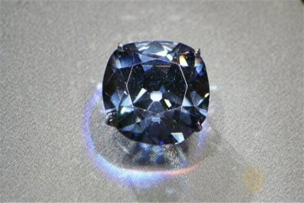 世界十大钻石 希望之钻上榜，库里南基本上无可挑剔