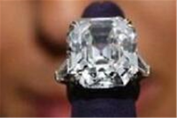 世界十大最昂贵的订婚戒指 第八颗重33.19克拉