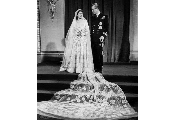 世界最美十大婚纱伊丽莎白二世的婚纱