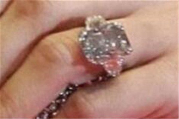 世界十大最昂贵的订婚戒指 第八颗重33.19克拉
