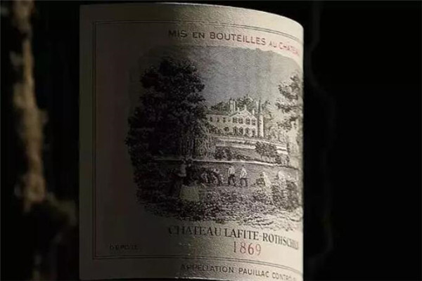 世界十大奢侈红酒，一口十几万，啸鹰1992单瓶售价三百万RMB