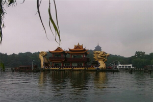 杭州十大旅游风景名胜区排行榜：西湖十景必去，打卡宋城，它是网红景点