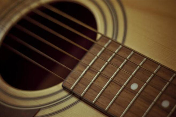 十种不适合学吉他的人 怕手指痛就别学，你适合学吗