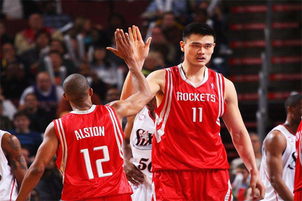 NBA历史身高排名 姚明身高2.26米只排第5名，第一名堪称巨人