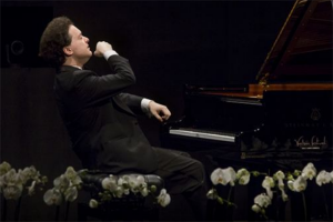 世界十大钢琴大师：郎朗上榜，他最年轻