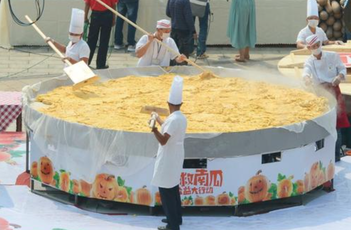 十大巨型的食物排行榜：重庆现巨型火锅、合肥出现巨型切糕