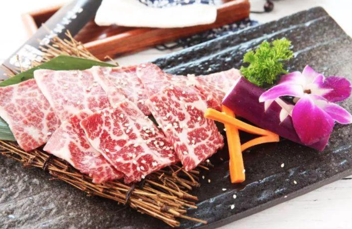 最受游客欢迎的十大日本美食排行榜：生鱼片是最有代表性的日本食物