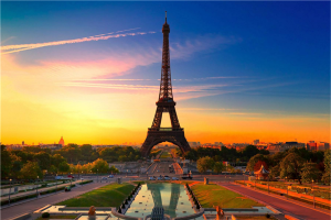 法国最浪漫的五个景点 埃菲尔铁塔是标志天鹅小径适合情侣