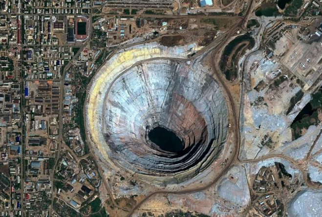 世界十大坑洞 第一名外号地狱之门，你听说过吗
