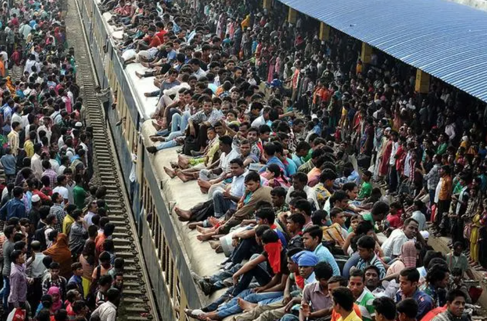 印度人口2022总人数：印度人口排名全球第二，人口增长率：1.11 ％