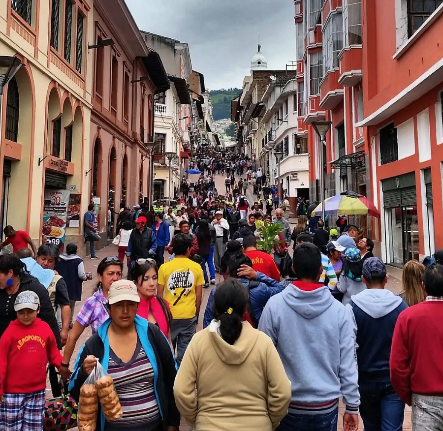 厄瓜多尔人口总人数2022：厄瓜多尔人口排名全球第69，人口增长率：1.54 ％