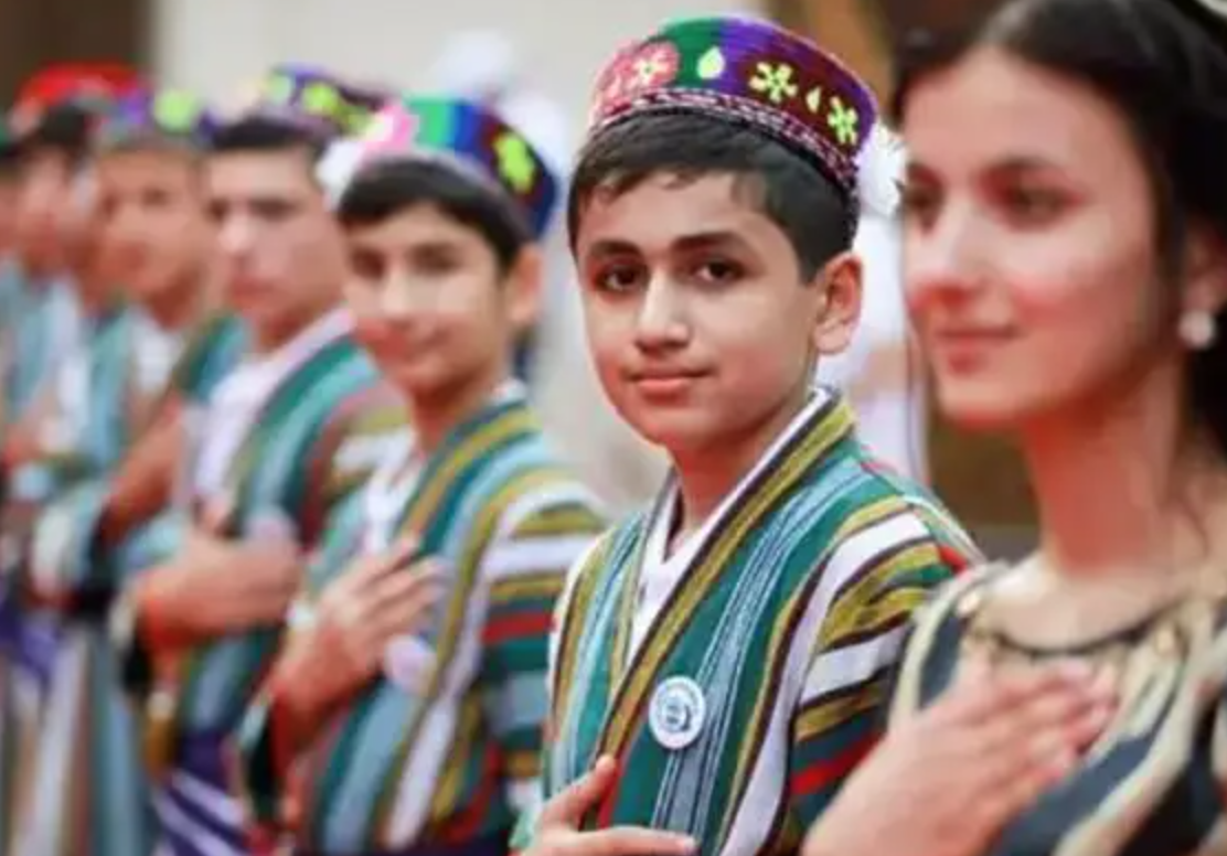 塔吉克斯坦人口总人数2022：塔吉克斯坦人口排名全球第95，人口增长率：2.32 ％